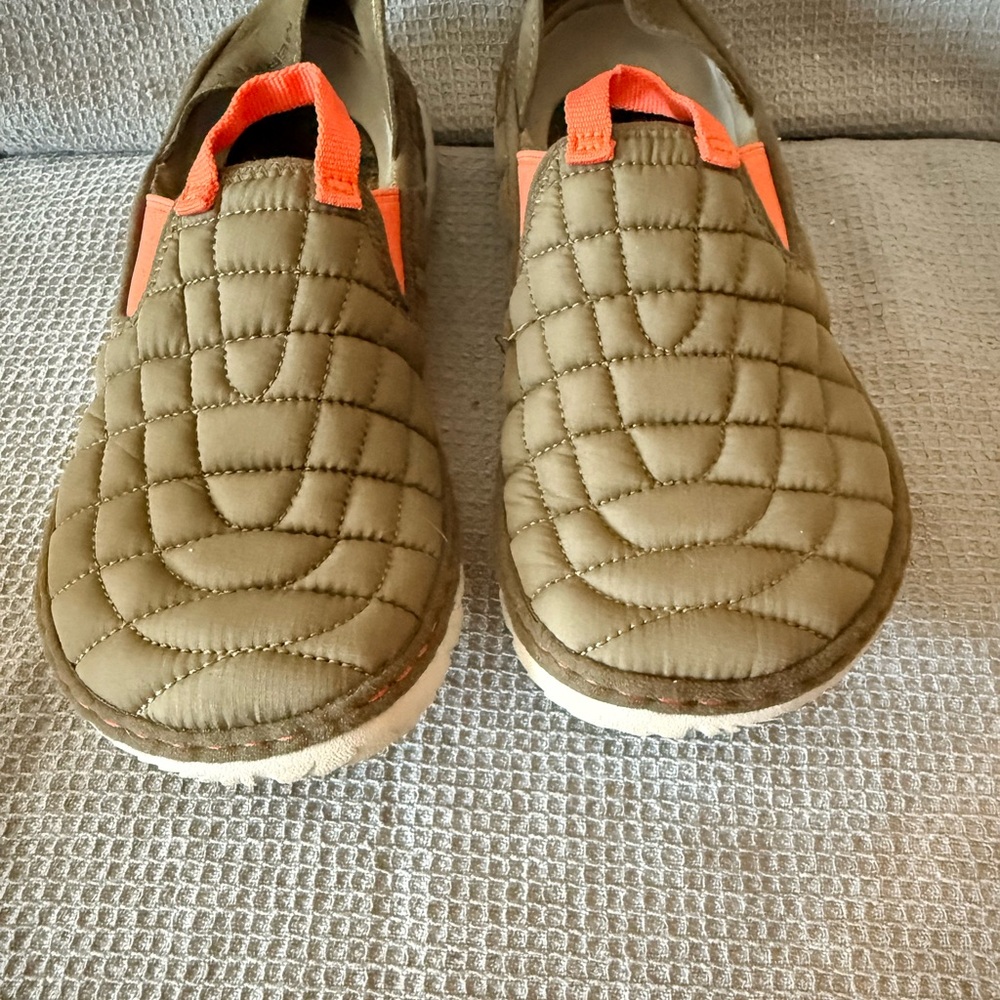 MERRELL Hut Moc Quilted Sneakers Olive Green Slip On Shoes Sz 5 M Women’s